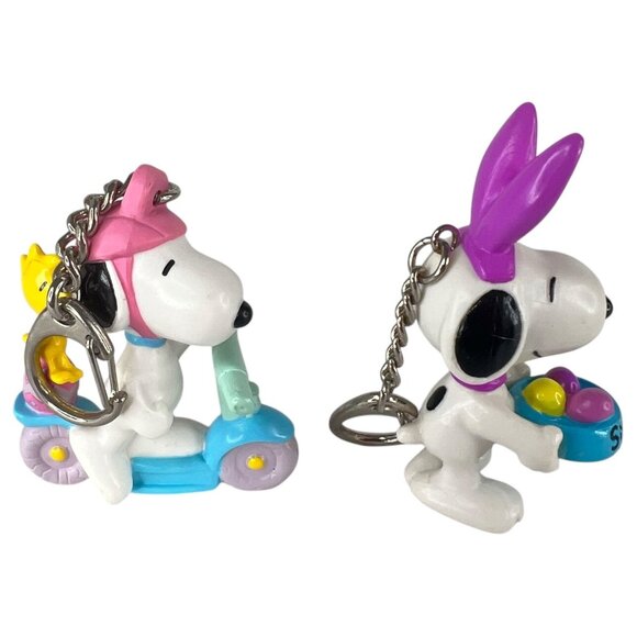 4 Peanuts Snoopy Easter Keychain Figurines Bunny Ears Woodstock Scooter PVC VTG - Picture 3 of 9